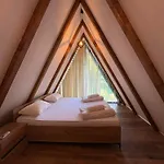 Nyaraló Vikendica Hamza *