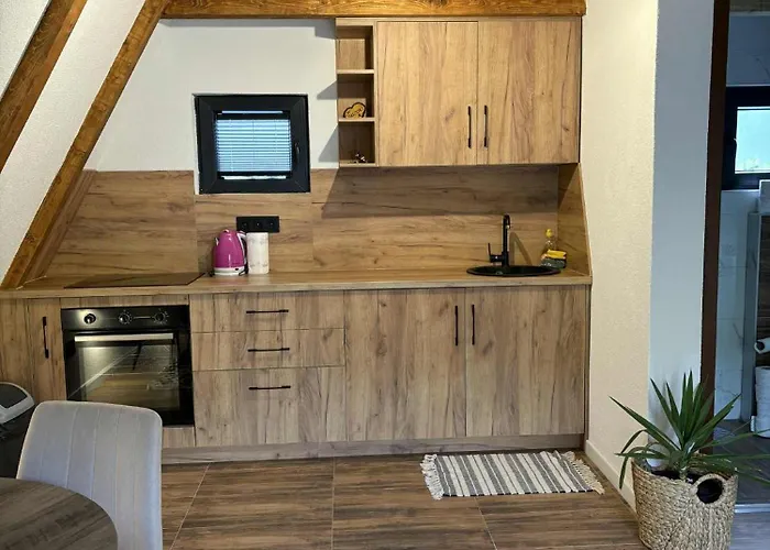 Nyaraló Vikendica Hamza *